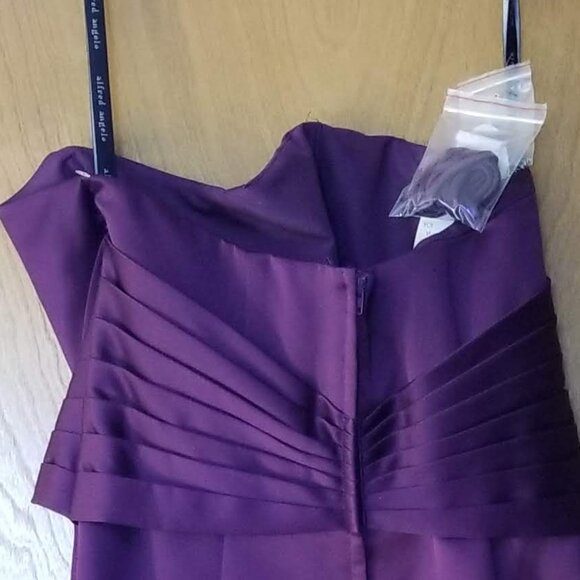 Alfred Angelo Plum Formal Dress - Picture 3 of 5